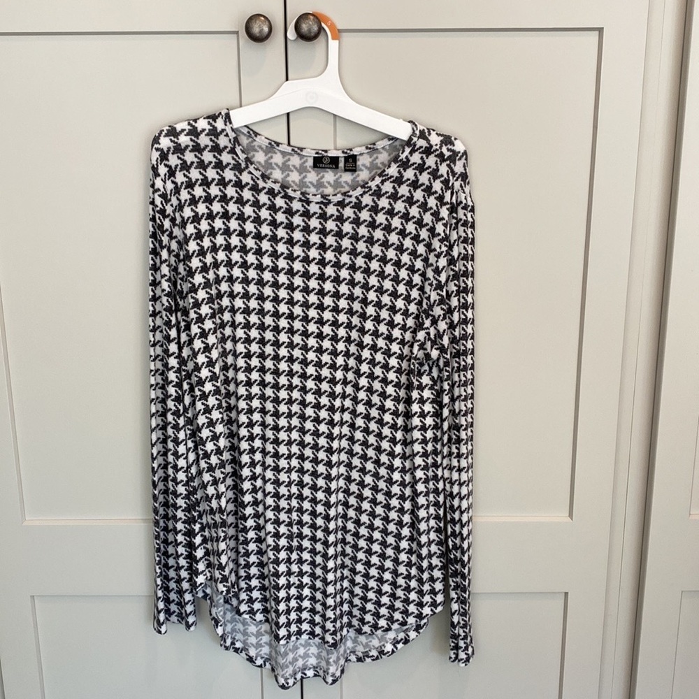 Long-sleeve Super Soft Top by Versona